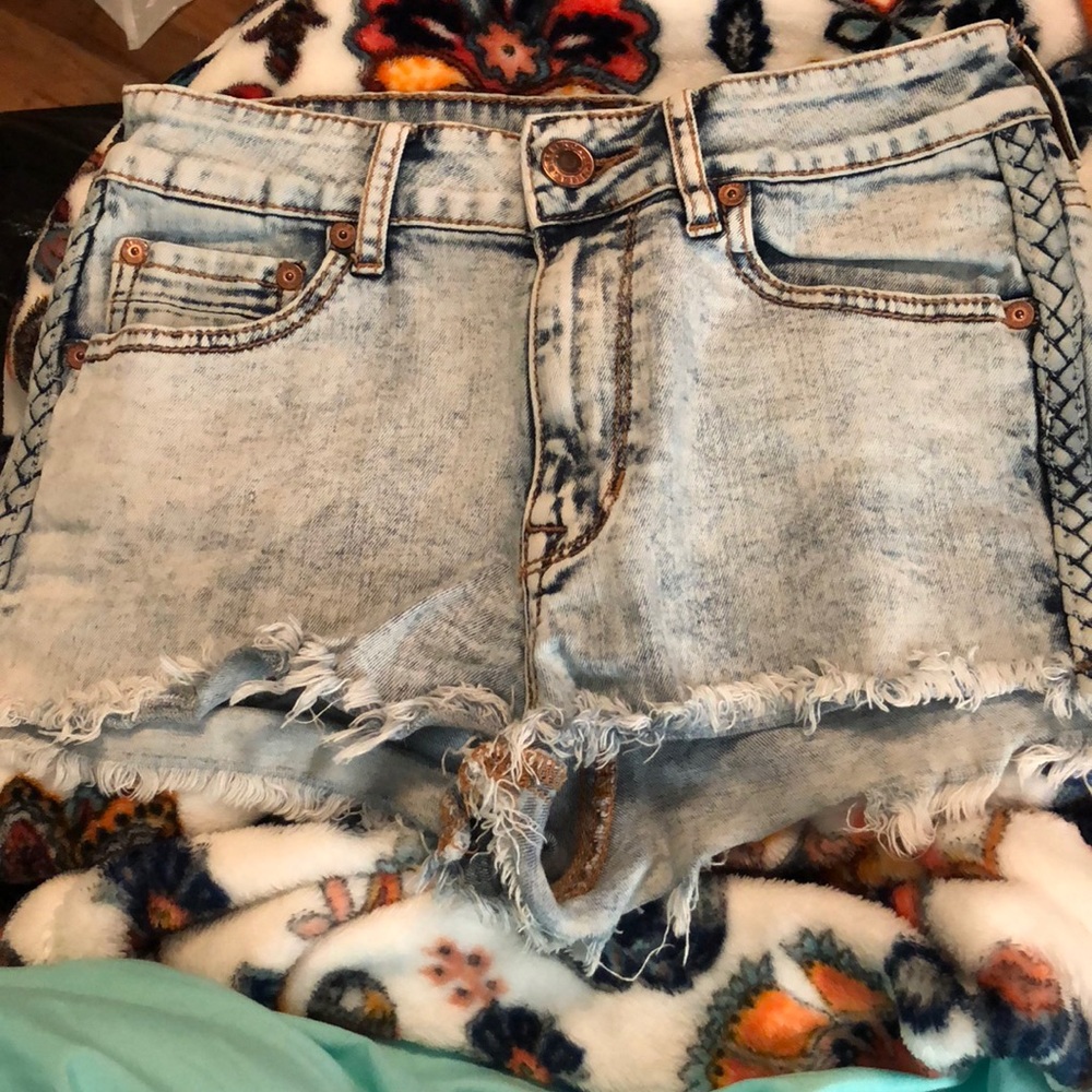 Kendall and Kylie high rise shorts.
